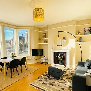 Bright, Spacious With Off-road Parking Apartment